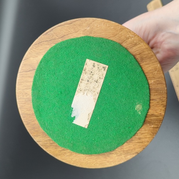 Vintage Oregon Myrtle wood napkin or letter holder - Picture 7 of 7